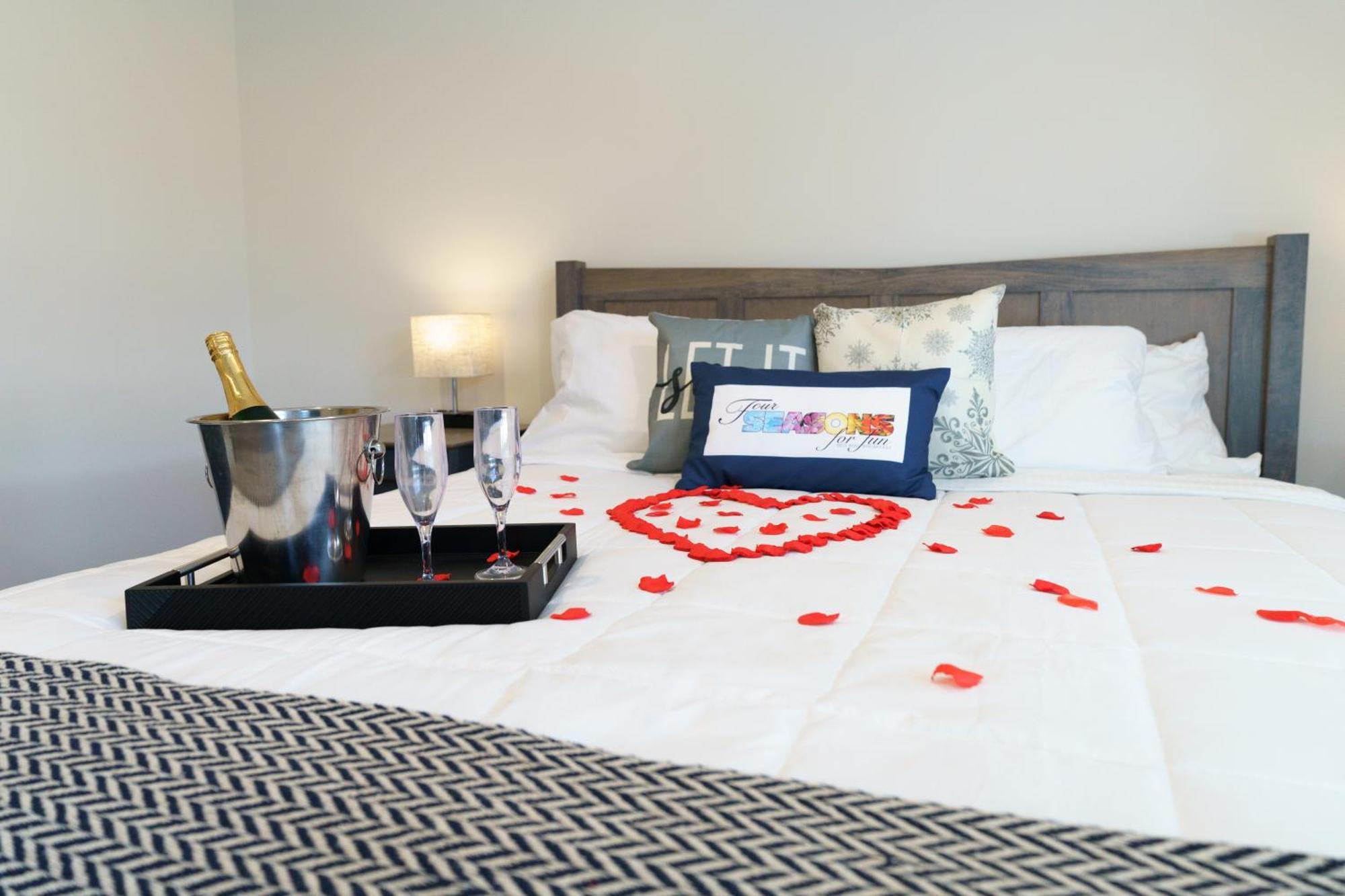 Four Seasons For Fun Bed & Breakfast Lakeville Екстер'єр фото