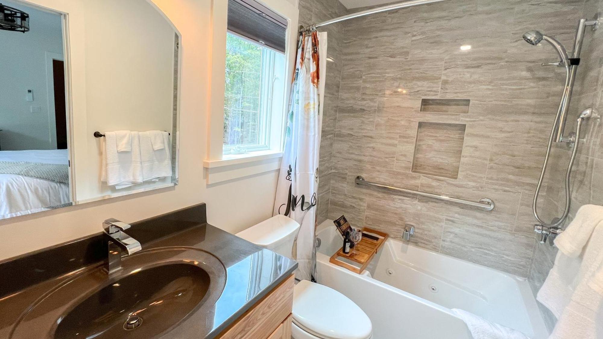 Four Seasons For Fun Bed & Breakfast Lakeville Екстер'єр фото