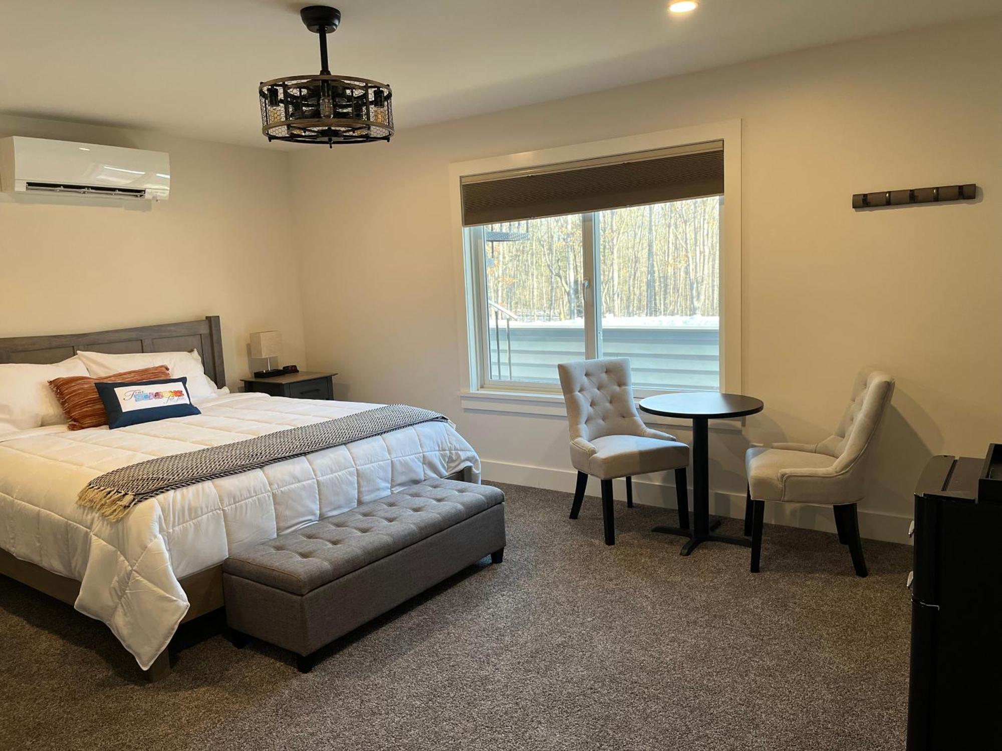 Four Seasons For Fun Bed & Breakfast Lakeville Екстер'єр фото