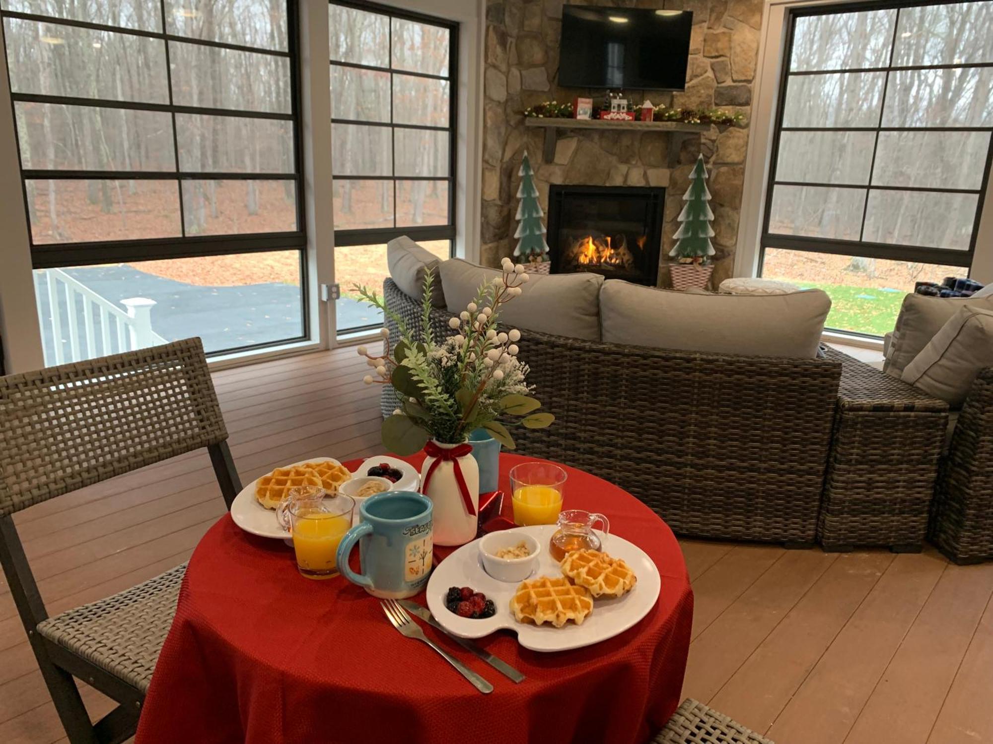 Four Seasons For Fun Bed & Breakfast Lakeville Екстер'єр фото